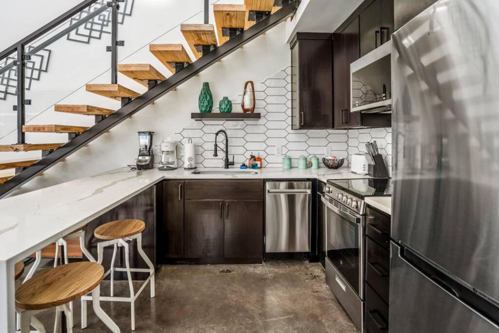 Quantum Tiny Loft At East End Revitalized Houston Eksteriør bilde