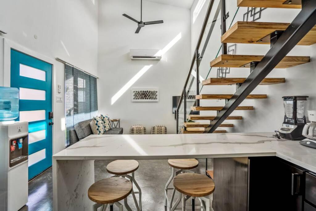 Quantum Tiny Loft At East End Revitalized Houston Eksteriør bilde
