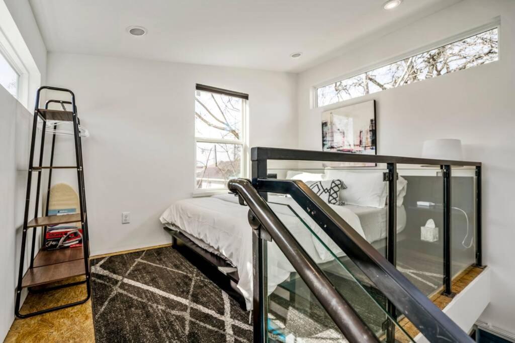 Quantum Tiny Loft At East End Revitalized Houston Eksteriør bilde