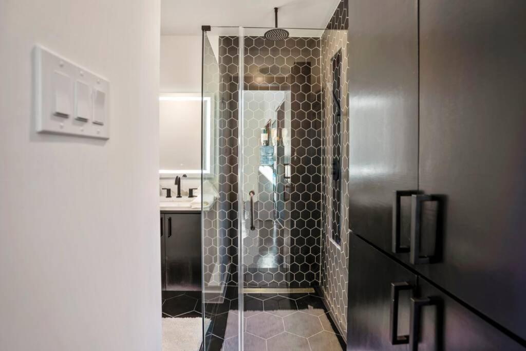 Quantum Tiny Loft At East End Revitalized Houston Eksteriør bilde