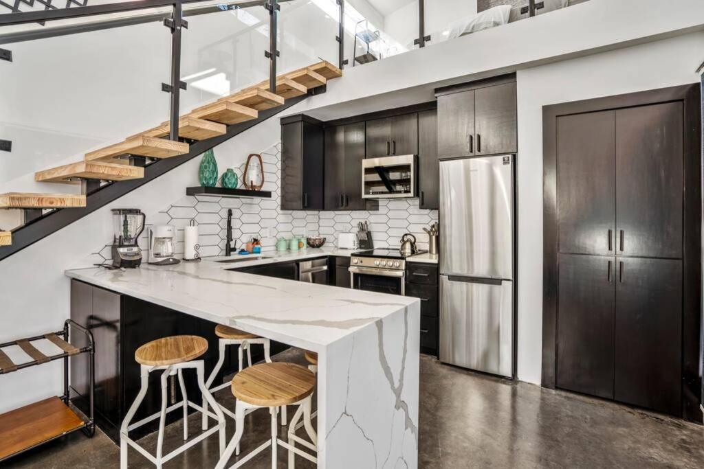 Quantum Tiny Loft At East End Revitalized Houston Eksteriør bilde