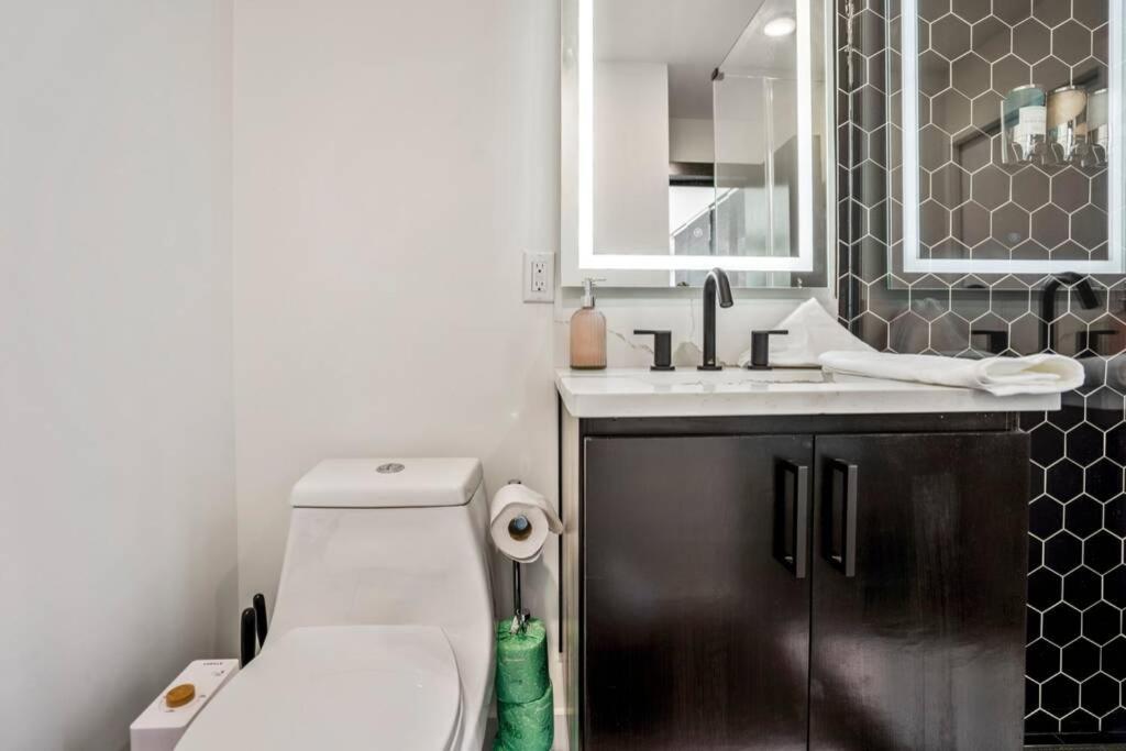 Quantum Tiny Loft At East End Revitalized Houston Eksteriør bilde